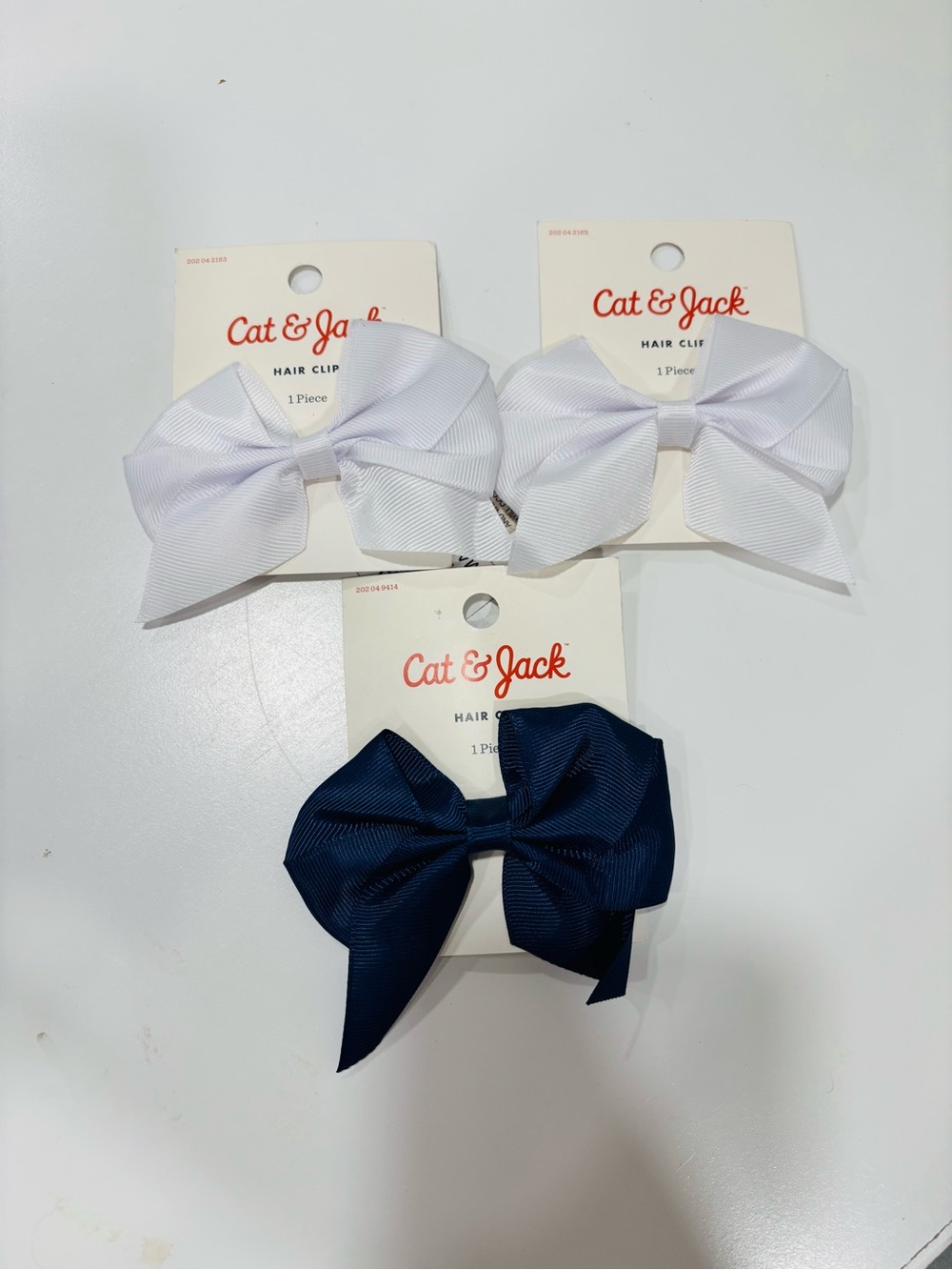 Cat & Jack Grosgrain Bow Hair Clips in White and Navy